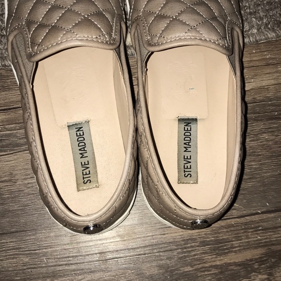 Steve Madden Zaander Slip On Sneakers - Picture 4 of 6